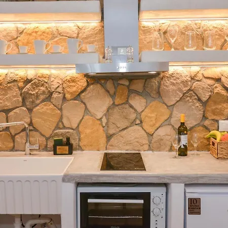 Apartment Mylopetra Milos